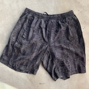 Lululemon Pacebreaker lined shorts 9 inch